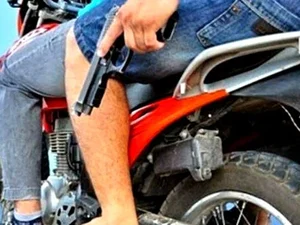 Vítima tem moto roubada por dupla armada em Porto Real do Colégio