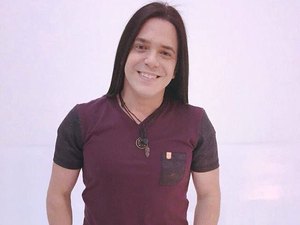 Cantor alagoano está de volta a banda Calcinha Preta