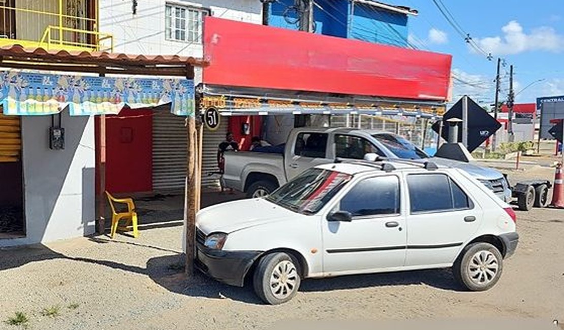 [Vídeo] Motorista embriagado é preso após tentar invadir bar para atropelar clientes em Marechal