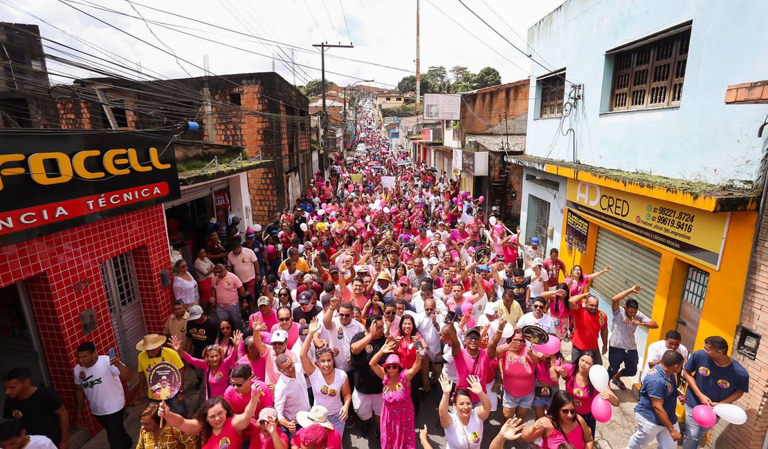 Caminhada de Gabi Gonçalves arrasta multidão pelas ruas de Rio Largo