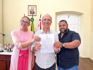 Com doação de imóvel formalizada pelo prefeito Ronaldo Lopes, Nudepe terá sede própria