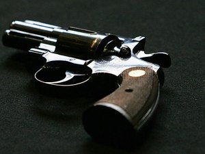 Homem é baleado no rosto em Fernão Velho