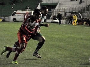 Em jogo equilibrado, Juventude e CRB empatam no frio de Caxias do Sul