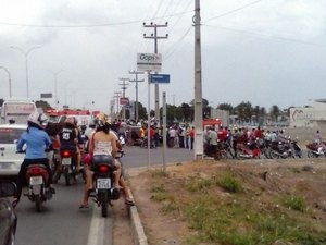 Semáforo quebrado causa acidentes na AL 220