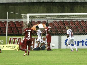 CRB 0 x 1 Oeste - Galo é mais uma vítima do Rubrão na Série B