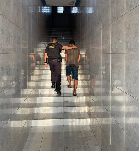 [Vídeo] PF prende homem que induzia criança em Alagoas a produzir fotos e vídeos íntimos