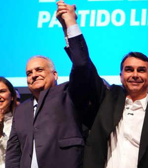 Gaspar recebe três missões de Flávio Bolsonaro enquanto candidato a vice