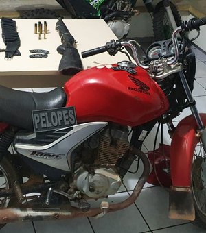 Polícia prende jovem com motocicleta roubada e apreende espingarda, em Igreja Nova