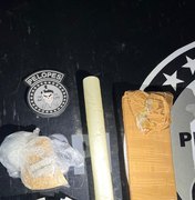 Mulher é presa após denúncia anônima de tráfico de drogas no bairro Bom Sucesso