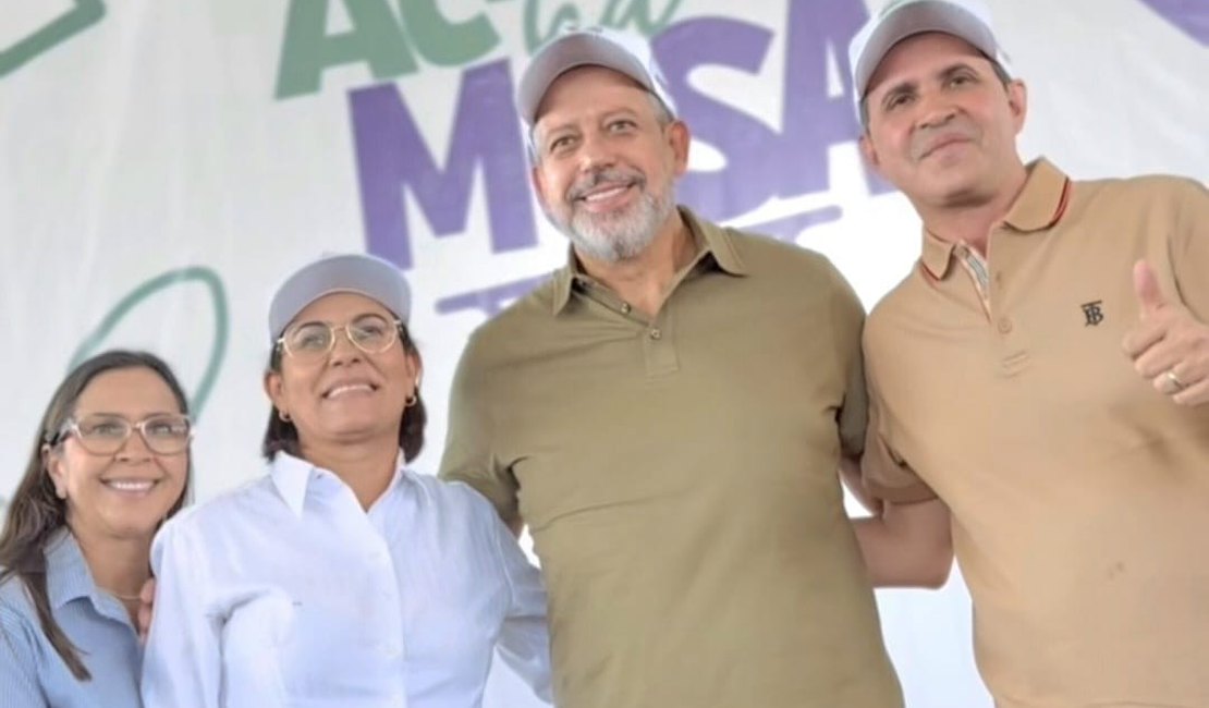 Arthur Lira leva pavimentação a Carneiros; população aguardava obras