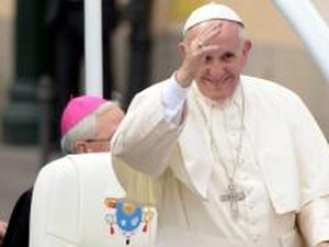 Papa autoriza de forma definitiva perdão a quem cometeu aborto