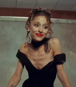 Ariana Grande anuncia pausa após críticas por magreza extrema