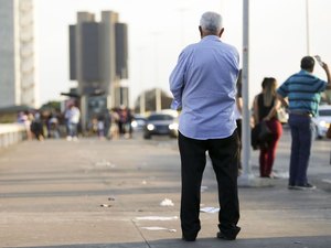 Expectativa de vida do brasileiro ao nascer sobe para 77 anos