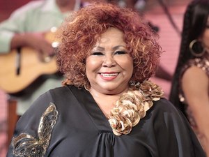 Cantora Alcione é internada em São Paulo