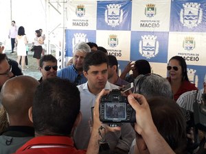 Centro Pesqueiro de Maceió vai beneficiar 300 pessoas, diz Rui 