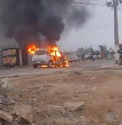 [Vídeo] Carro pega fogo e é dado como perda total no bairro Cidade Universitária