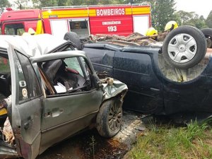 Seis pessoas morrem em acidente na BR-280; 16 morreram nas rodovias de SC no fim de semana