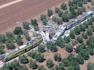 Buscas por vítimas de acidente de trem continuam