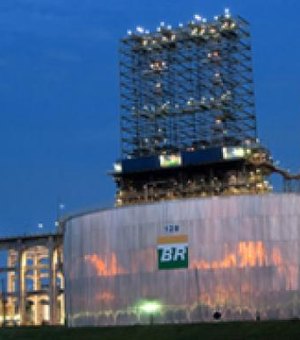 Petrobras reduz nesta sexta (17) preços da gasolina e diesel nas refinarias