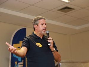 [Vídeo] Arthur Lira se declara a Bolsonaro e cobra prefeitos; “esse estado não será vermelho”