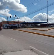 [Vídeo] SMTT coloca prismas em cruzamento movimentado da AL-220 para evitar acidentes em Arapiraca
