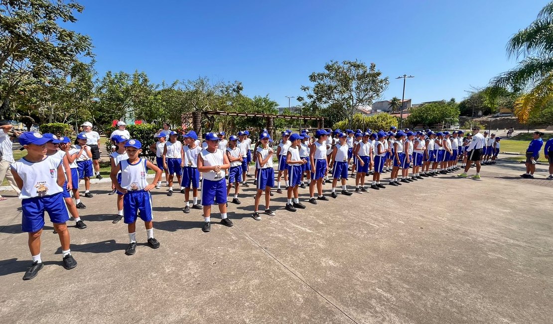 Pelotão Mirim da PM realiza acampamento em homenagem ao Dia das Crianças