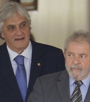 Ministério Público reitera denúncia contra Delcídio e Lula por obstrução à PF