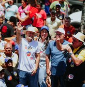 Gabi e GG realizam carreata com Renan Filho e Renan em Rio Largo