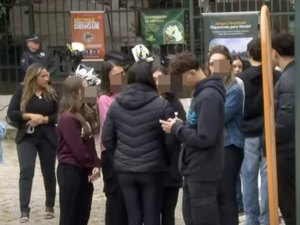 Velório reúne parentes e amigos de família morta por adolescente em SP