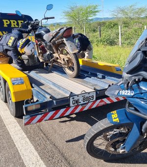 Motociclista é preso por receptação de veículo roubada em Canapi