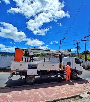 Prefeitura de Palmeira inicia modernização da iluminação do Lago do Goiti