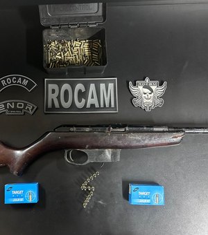 Homem é preso com rifle calibre .22 no bairro Canaã, em Arapiraca