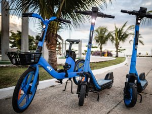 Bicicletas e patinetes elétricos viram alternativa de transporte para maceioenses