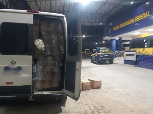 PRF apreende mais de mil unidades de panelas sem Nota Fiscal em Rio Largo/AL