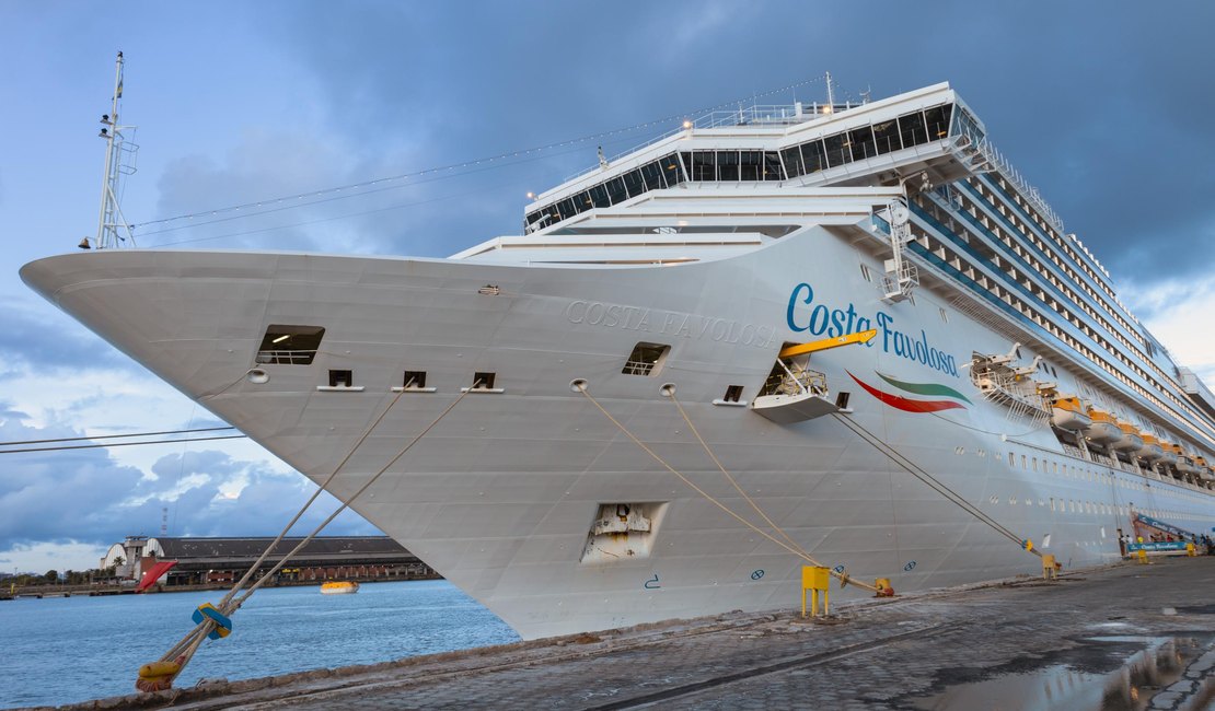 Primeiro navio da temporada 25/26 de cruzeiros chega a Alagoas