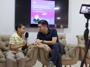 Jovens e adolescentes de Campestre participam de palestra sobre mercado de tecnologia