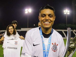 Ex-jogador do Corinthians deixa futebol feminino, se assume trans e sonha em quebrar barreira