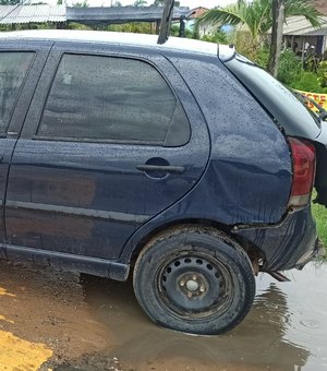 Pista escorregadia provoca colisão entre veículos e deixa feridos em Arapiraca
