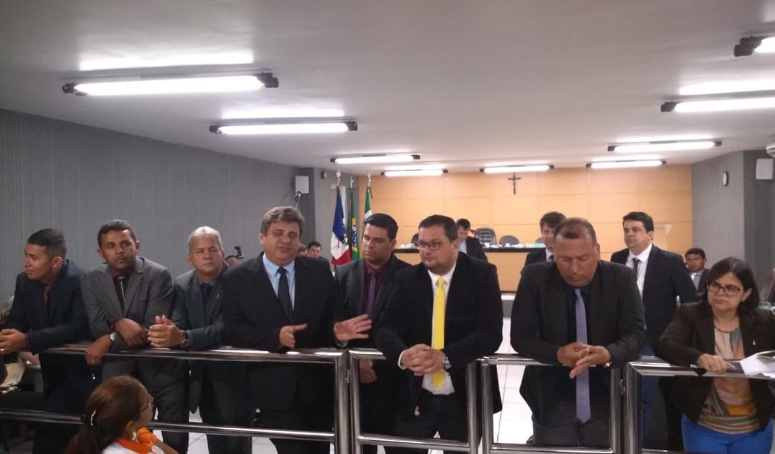 Câmara Municipal de Arapiraca realiza sessão votando importantes projetos
