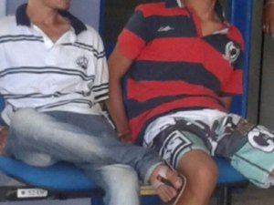 Jovens são presos após roubar residência em Arapiraca