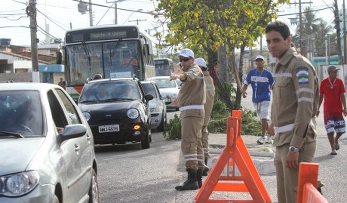 SMTT interdita parte do trânsito para jogo e corrida