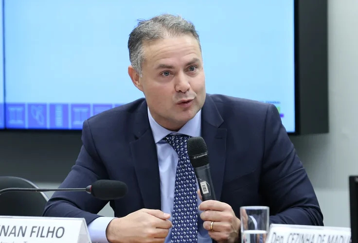 Renan Filho impõe meta ousada: entregar toda a BR-101 duplicada até deixar ministério