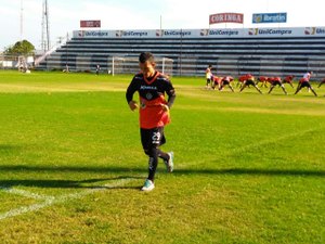 ASA renova com goleiro e meia e confirma saídas de zagueiro, meia e lateral