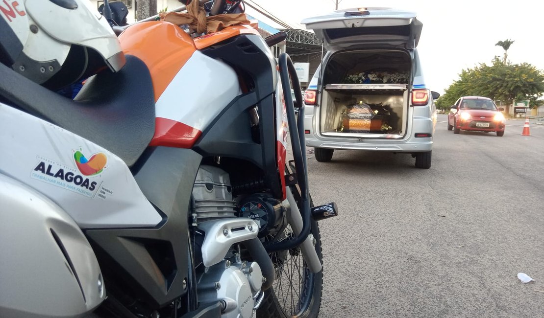 [Vídeo] Comoção marca sepultamento de motociclista do Samu Arapiraca