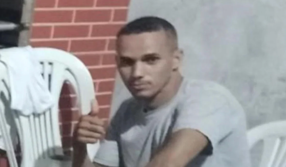 Homem morre após ser baleado na testa dentro de residência em Arapiraca