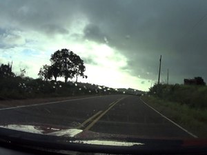 Motociclista perde controle e cai na AL 220, em Limoeiro de Anadia