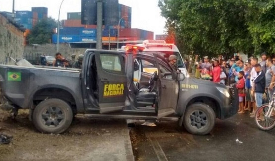 Policiais da Força Nacional são recebidos a tiros na Zona Norte do Rio