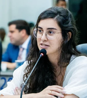 Teca Nelma propõe atendimento odontológico gratuito a vítimas de violência doméstica