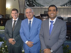 Secretário-geral do Sindicato dos Advogados recebe comenda na Assembleia Legislativa de Alagoas