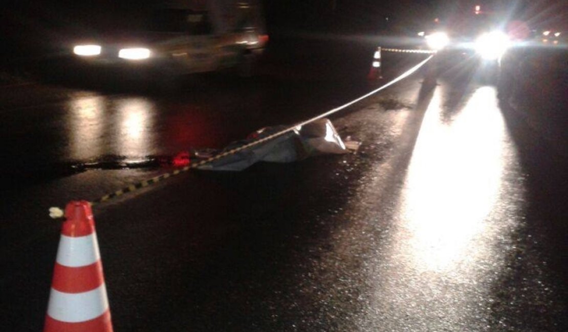 Acidente entre caminhão e motocicleta causa morte em Arapiraca